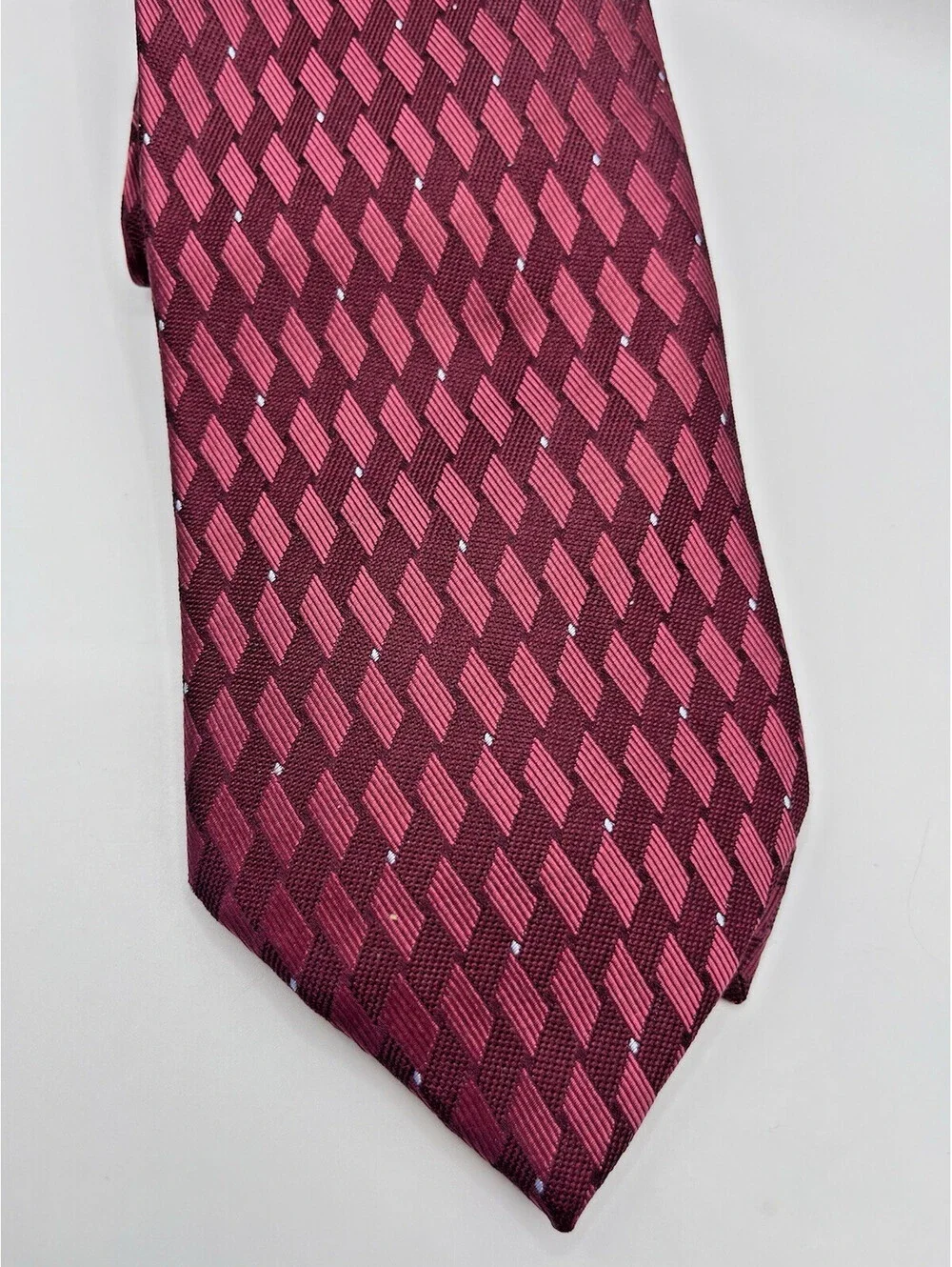 Unlisted Kenneth Cole Tie Red Geo Classic 3.5